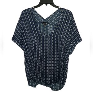 3/$25! Living Doll Loose Fit V-Neck Printed Top, Navy/Cream/Coral, S, LIKE NEW!